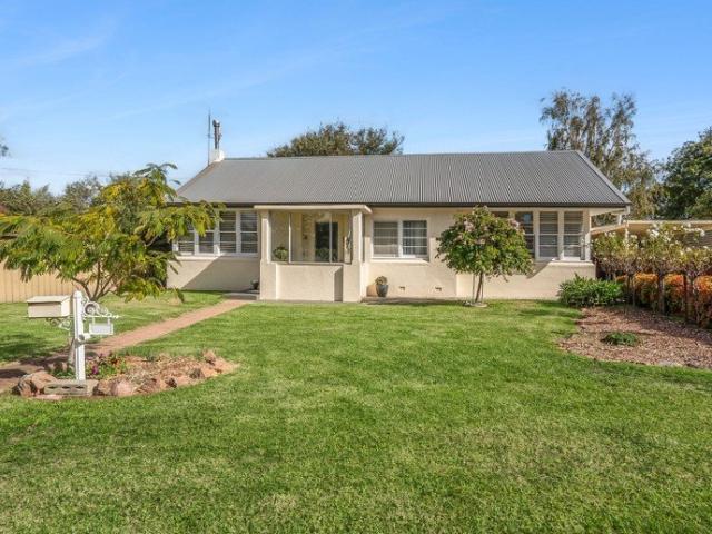 House for sale in Brisbane Grove, New South Wales