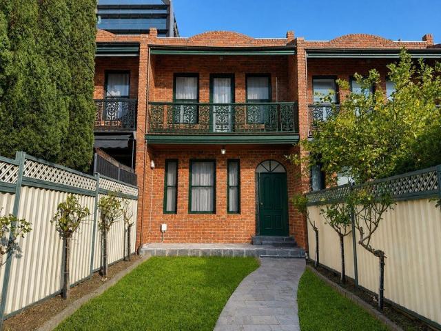 Townhouse for rent in Cremorne, Melbourne