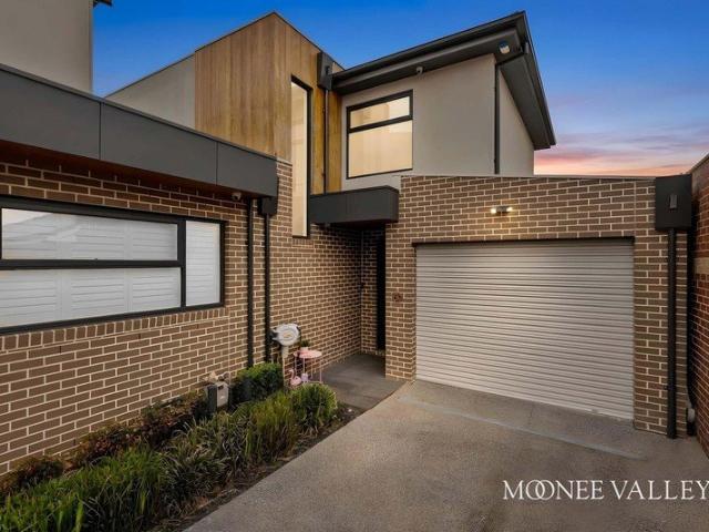 Townhouse for sale in Camerons Creek, Victoria