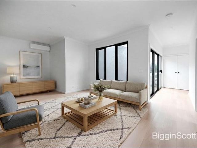 Townhouse for rent in Camerons Creek, Victoria