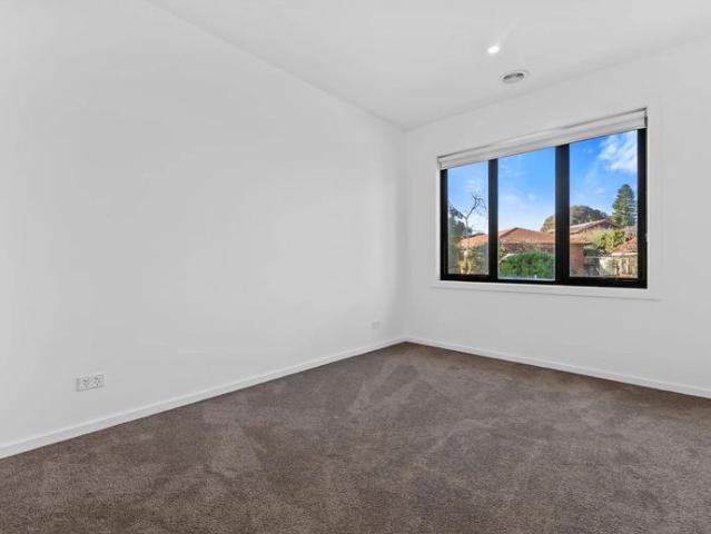 Townhouse for rent in Mulgrave, Melbourne