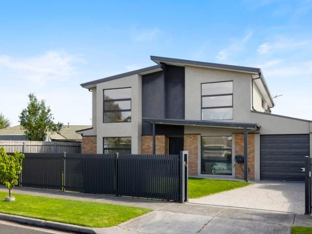 House for sale in Patterson Lakes, Melbourne