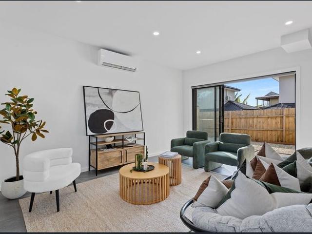 Townhouse for rent in Dromana, Melbourne