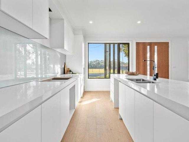 Townhouse for rent in Box Hill North, Melbourne