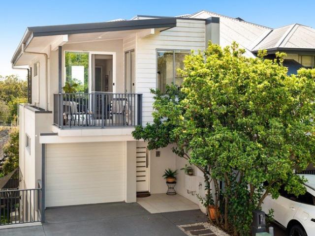 Townhouse for sale in Morningside, Greater Brisbane