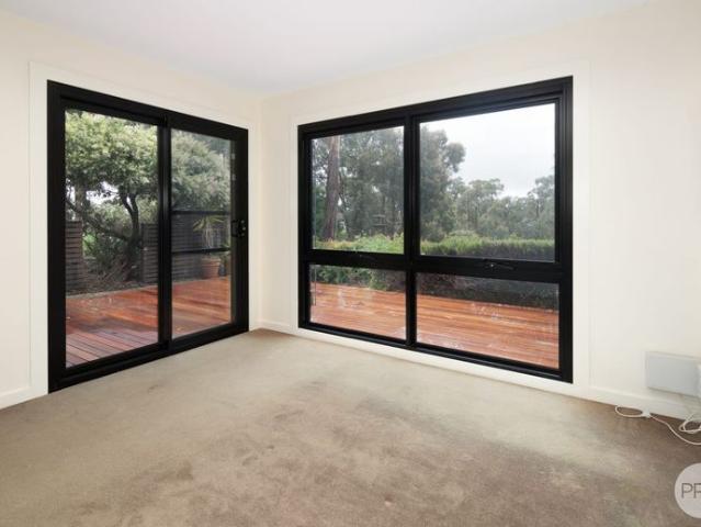 Townhouse for rent in Creswick, Victoria