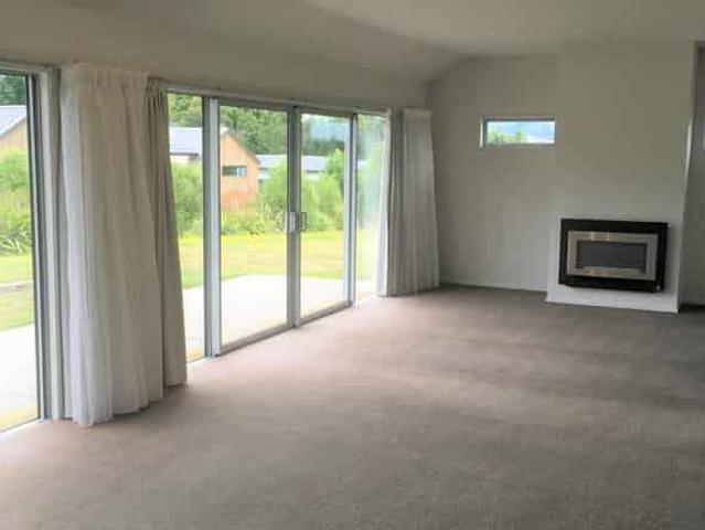 House for rent in Otakou
