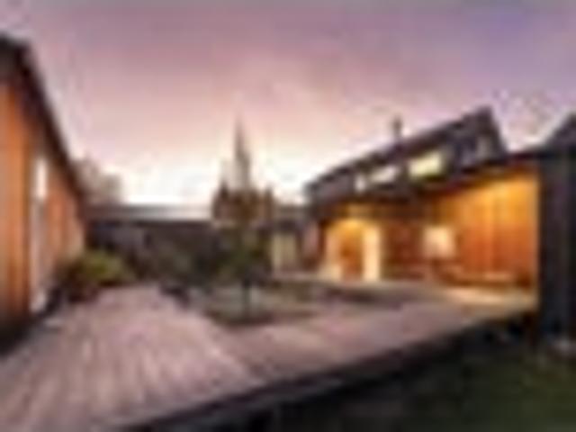 House for sale in Otakou