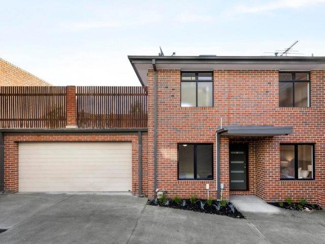 Townhouse for sale in Camerons Creek, Victoria