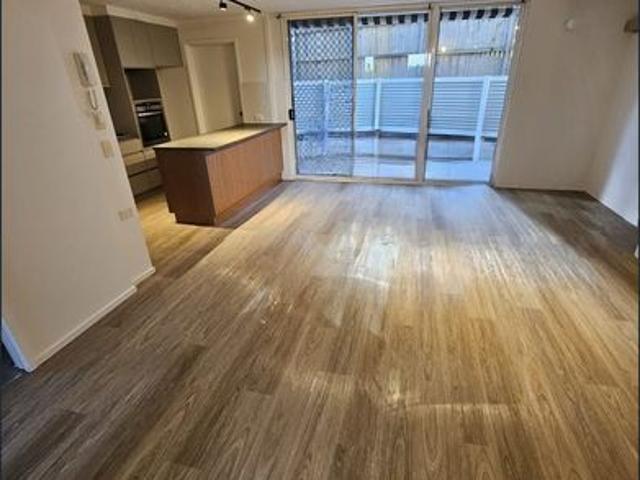 Apartment for rent in Kangaroo Point Shopping, Greater Brisbane