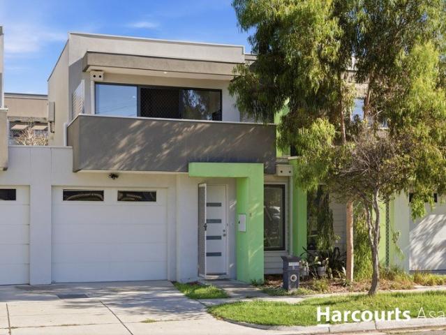 Townhouse for sale in Camerons Creek, Victoria