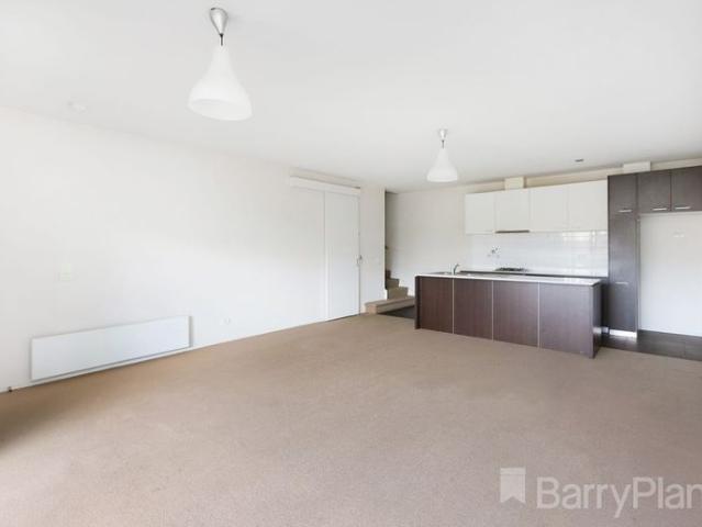 Townhouse for rent in Camerons Creek, Victoria