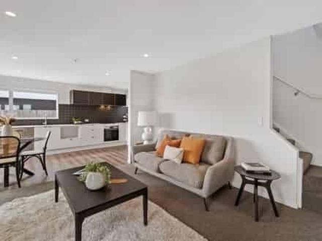 Townhouse for rent in Heathcote, Canterbury