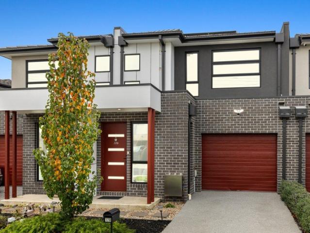 Townhouse for sale in Camerons Creek, Victoria