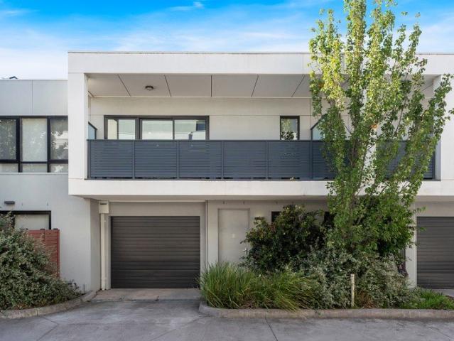 Townhouse for sale in Camerons Creek, Victoria
