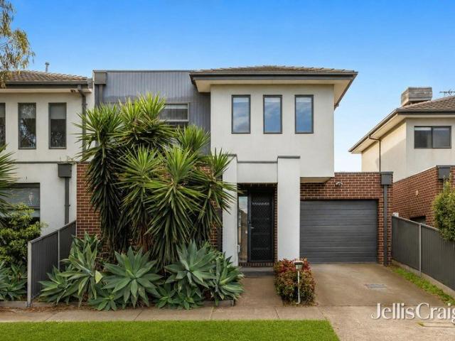 Townhouse for sale in Camerons Creek, Victoria