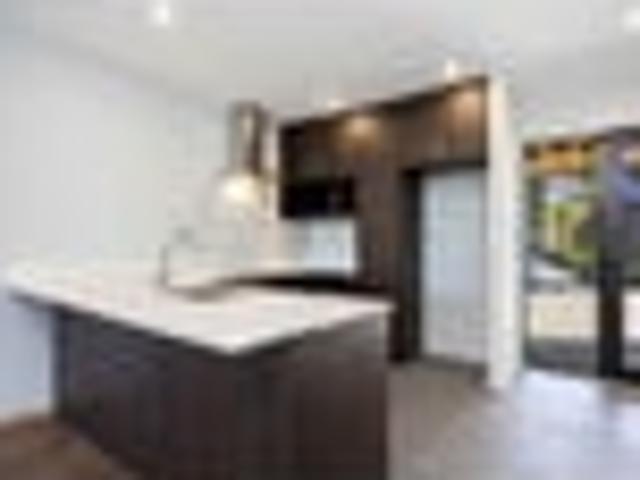 Townhouse for sale in Whangaparaoa