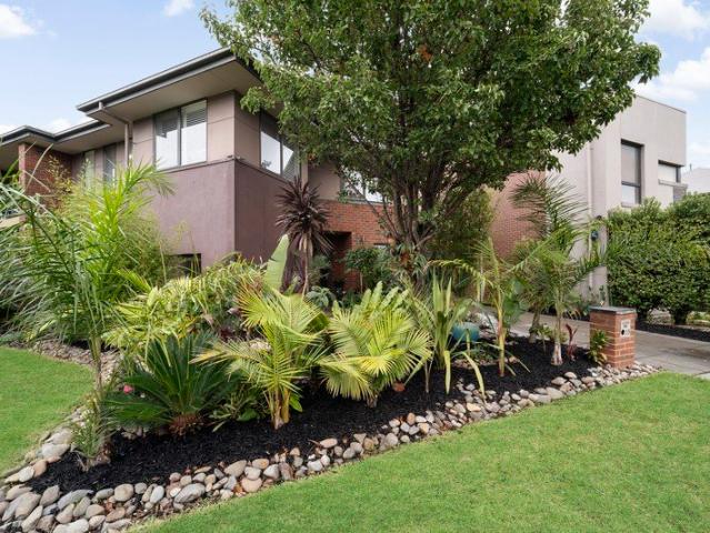 Townhouse for sale in Camerons Creek, Victoria