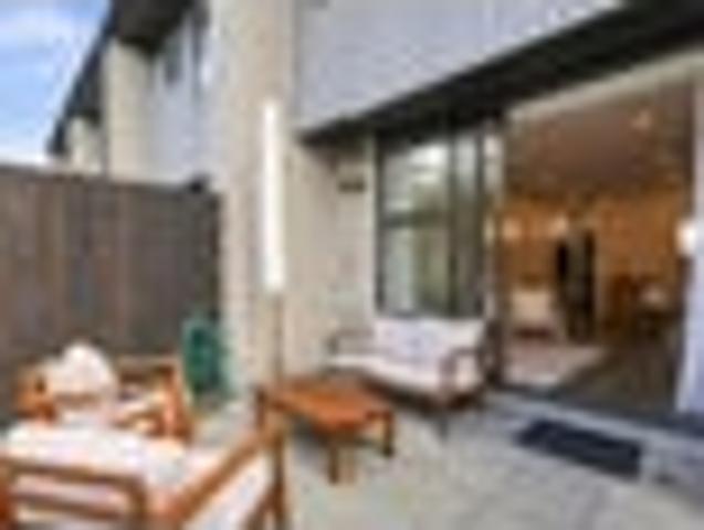 Townhouse for sale in Paremoremo, Oroua County