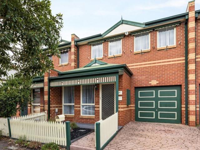 Townhouse for sale in Camerons Creek, Victoria