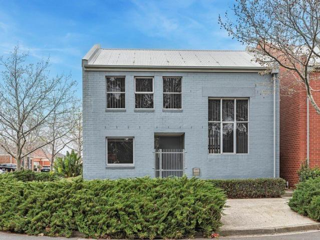 House for rent in Caroline Springs, Melbourne