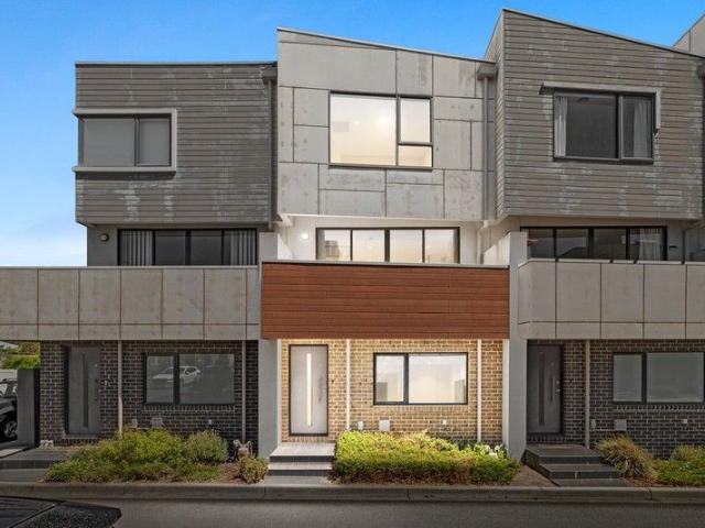 Townhouse for sale in Camerons Creek, Victoria