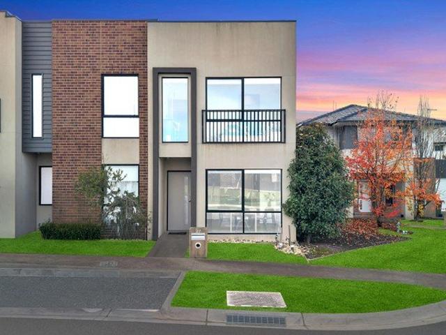 Townhouse for sale in Camerons Creek, Victoria