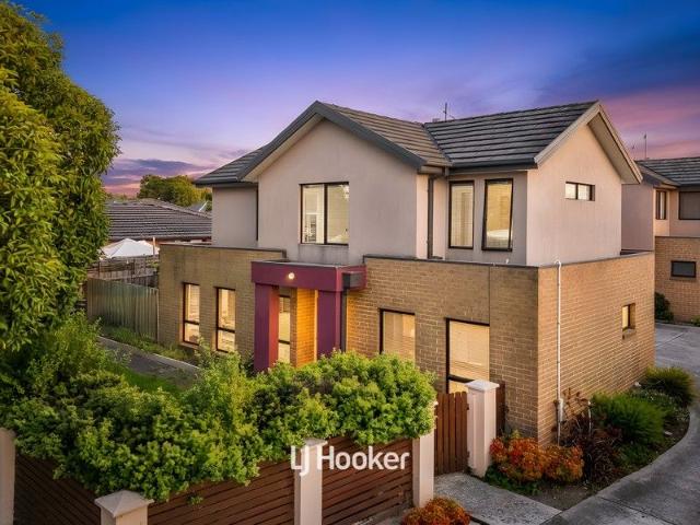 Townhouse for sale in Camerons Creek, Victoria
