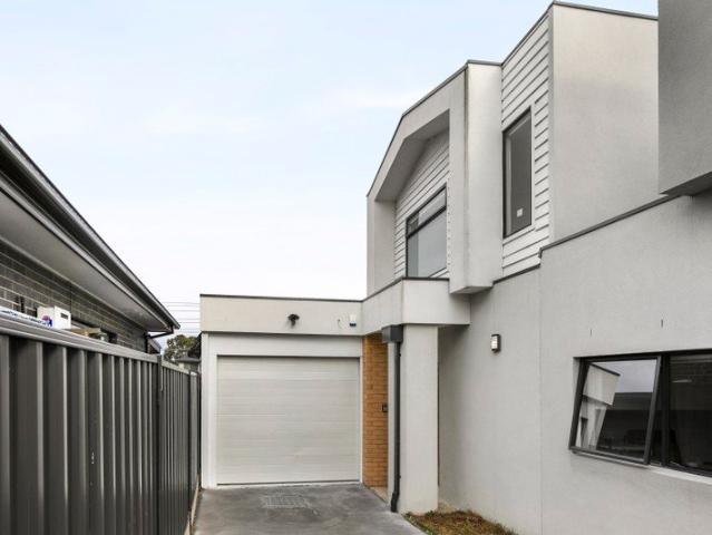 Townhouse for sale in Camerons Creek, Victoria