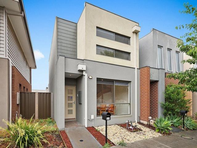 Townhouse for sale in Camerons Creek, Victoria