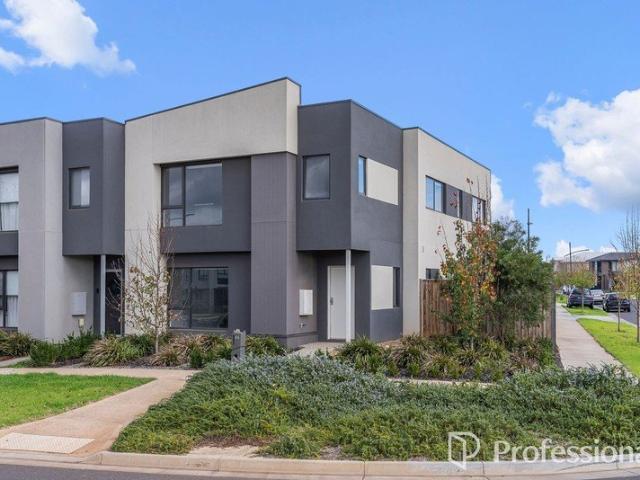Townhouse for rent in Camerons Creek, Victoria
