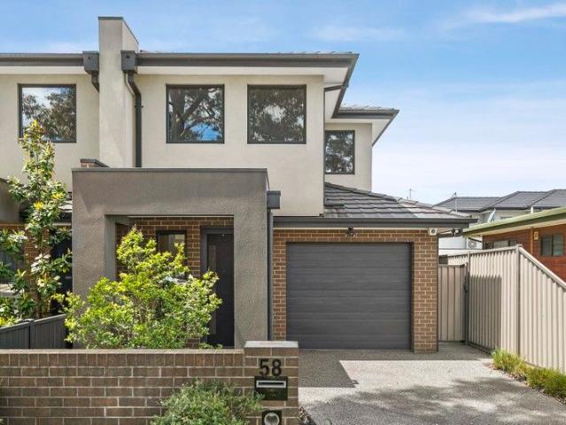 Townhouse for rent in Keilor East, Victoria
