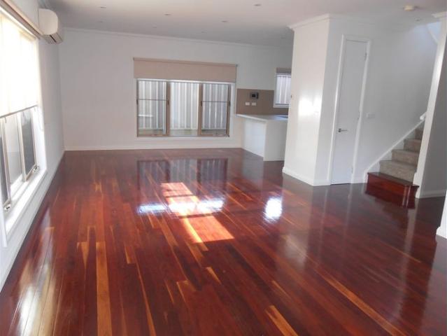 Townhouse for rent in Camerons Creek, Victoria