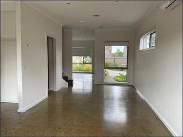 Townhouse for rent in Camerons Creek, Victoria