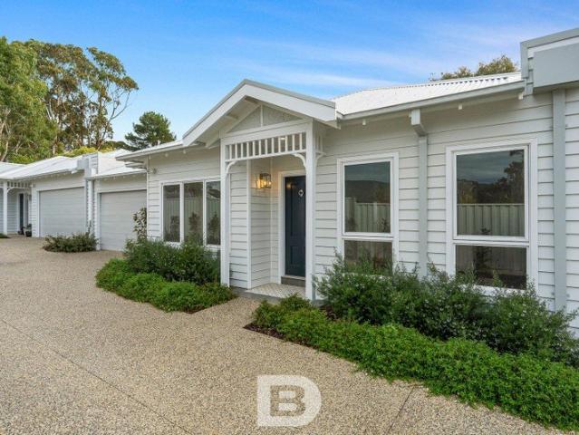 Apartment for sale in Woodend, Victoria