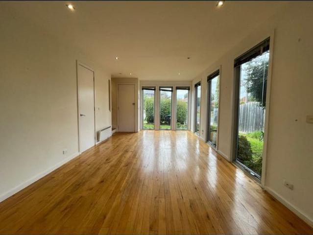 Townhouse for rent in Camerons Creek, Victoria
