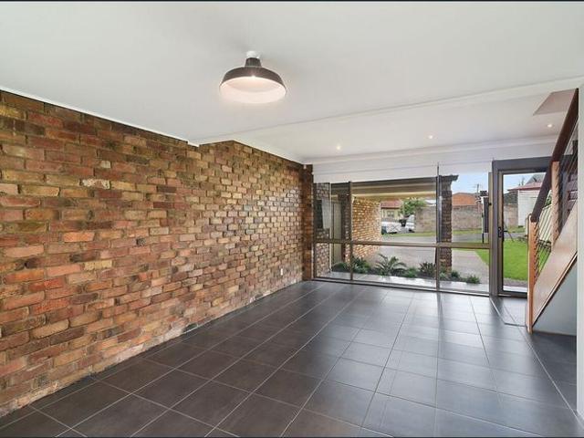 Townhouse for rent in Newcastle, Newcastle-Maitland