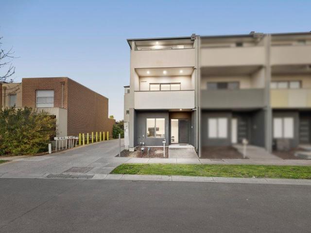 Townhouse for sale in Camerons Creek, Victoria
