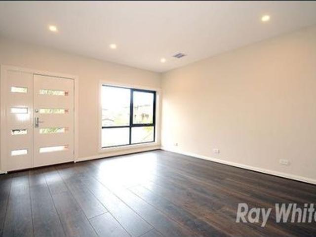 Townhouse for rent in Camerons Creek, Victoria