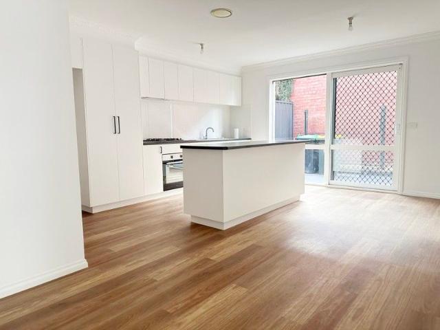 Townhouse for rent in Ascot Vale, Victoria