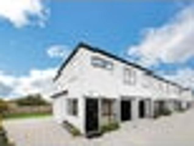 Townhouse for sale in Kelston