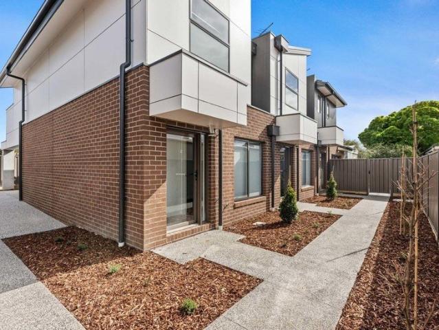 Townhouse for rent in Sydenham, Melbourne
