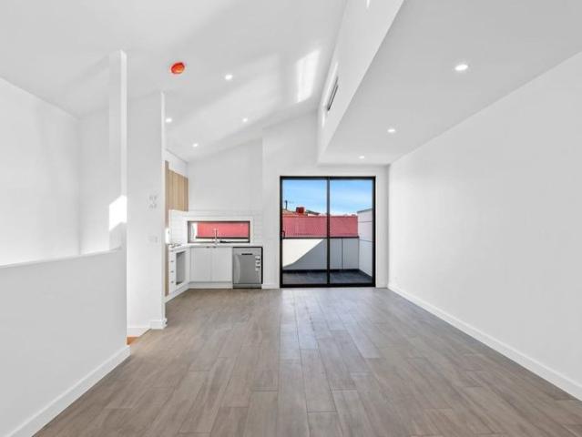 Townhouse for rent in Sydenham, Melbourne