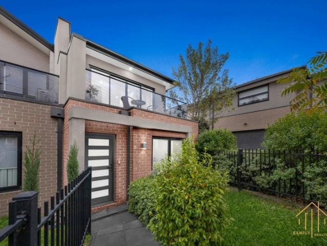 Townhouse for sale in Camerons Creek, Victoria