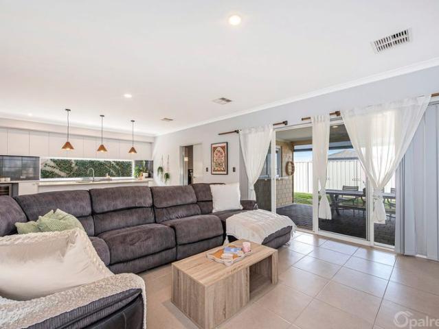 House for rent in Golden Bay, Western Australia