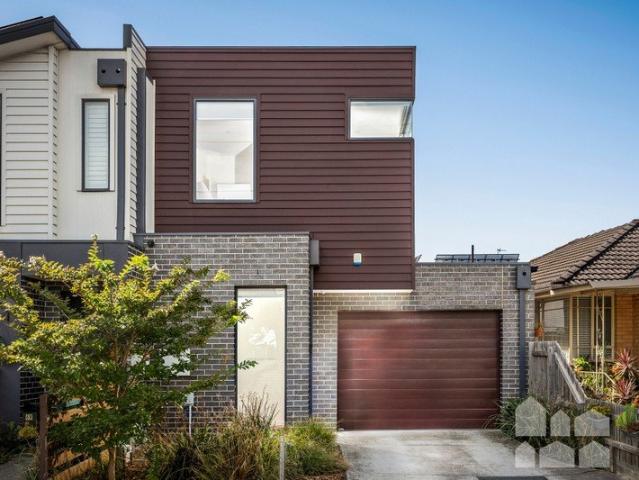 Townhouse for sale in Camerons Creek, Victoria