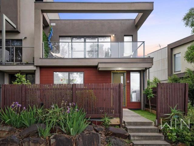 Townhouse for sale in Mooroolbark, Melbourne