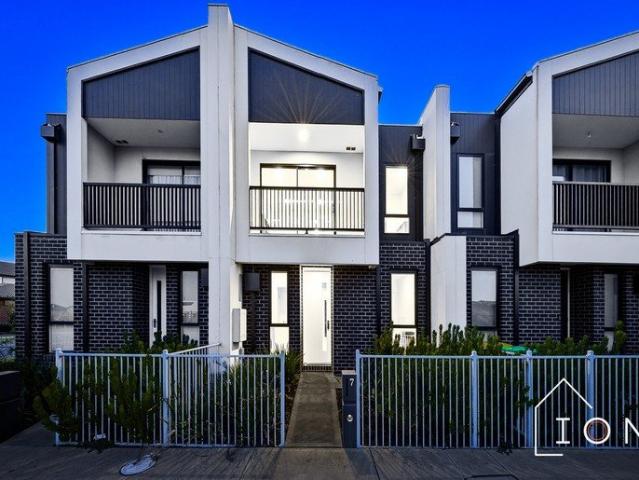 Townhouse for sale in Camerons Creek, Victoria