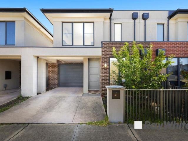 Townhouse for sale in Camerons Creek, Victoria