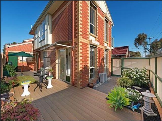 Townhouse for rent in Camerons Creek, Victoria